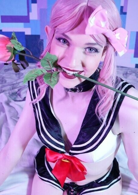 トゥインクスオンリーファンズ 美しいヌード 写真