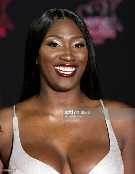 Aya Nakamura トップ女優 ギャラリー