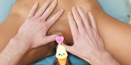 巨乳の黒人女性オンリーファンズ 可愛い 写真