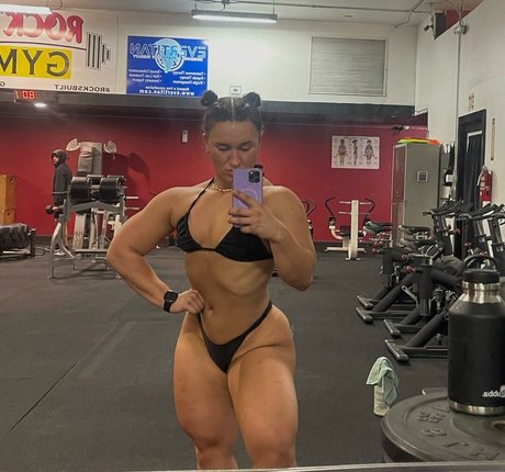 小人ヌードオンリーファンズ ホット裸 写真