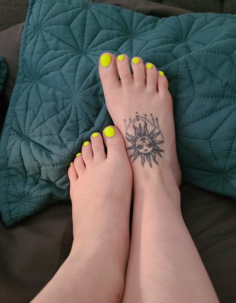 小さなオンリーファンズ 美しいヌード ギャラリー