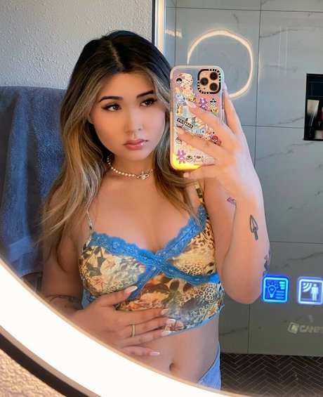 OnlyFansの交換 ホットヌード 画像