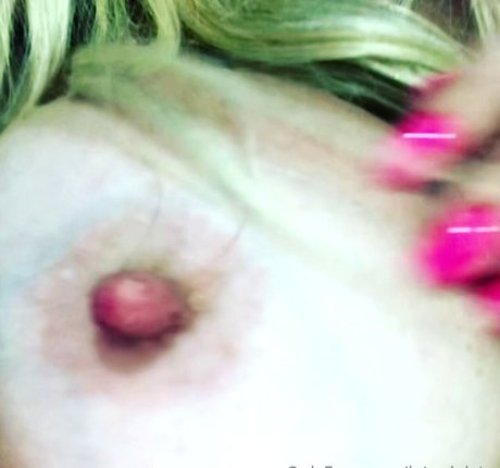 ニューハーフの口内射精 OnlyFans ポルノ 写真