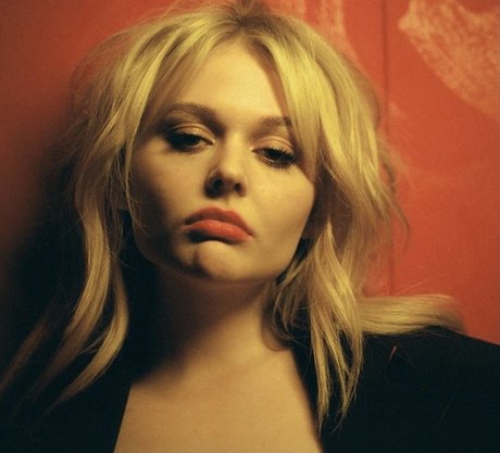 Emily Lind アダルト女優 画像