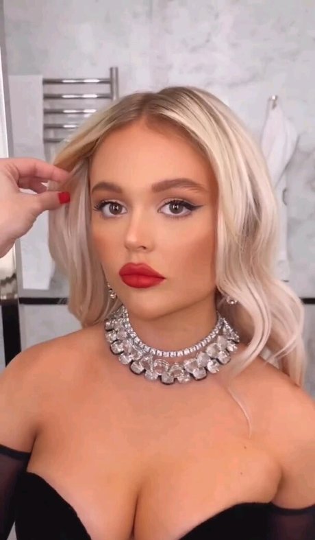 Emily Lind ホットスター 画像