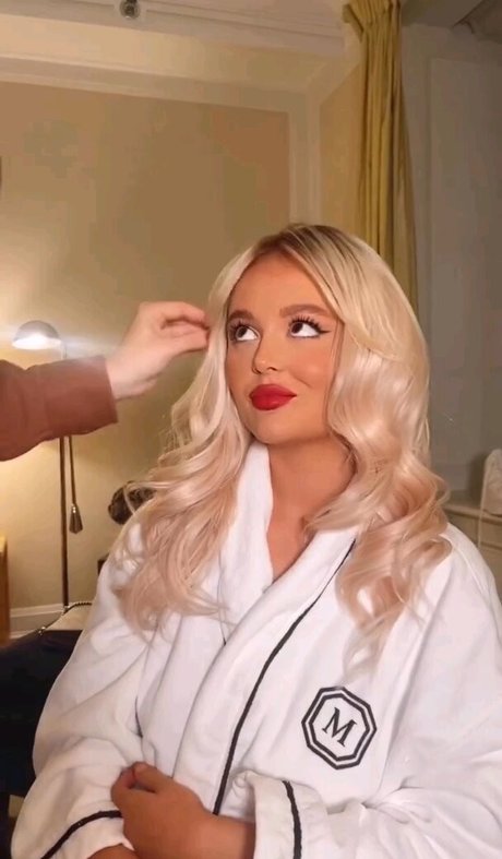 Emily Lind ヌードモデル 写真