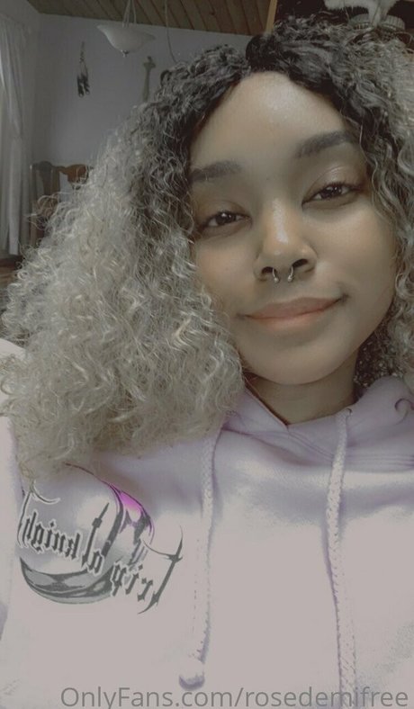 rosedemifree ポルノスター 無料 ギャラリー