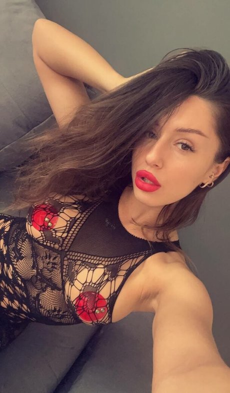 Adalline かわいいポルノスター 写真