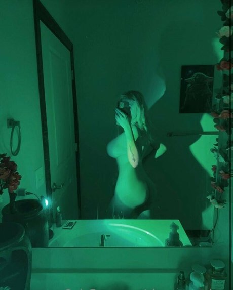 肉厚マンコオンリーファンズ アートヌード 写真