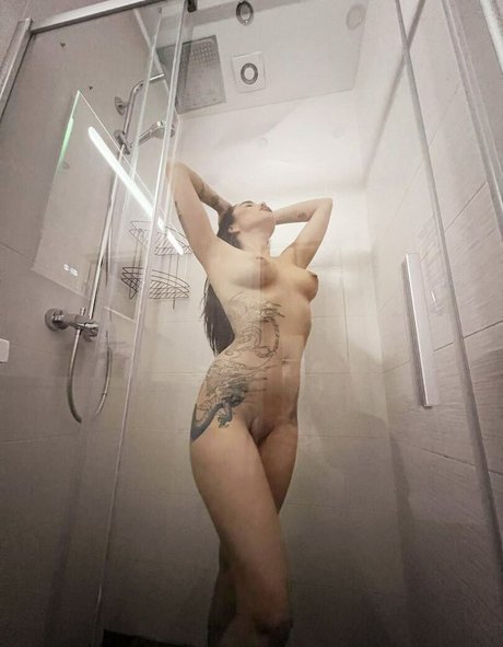 Alisa Musa エロティックなポルノスター 写真