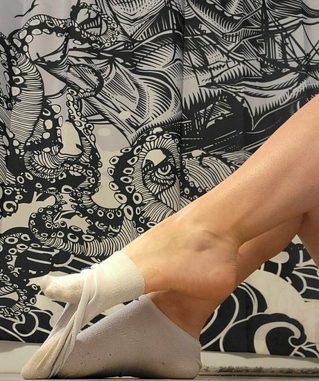 裸の熟女オンリーファンズ 限定 写真