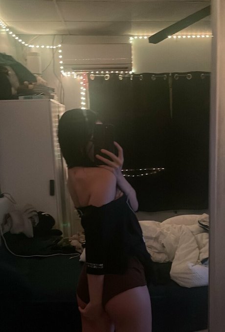 スマイルオンリーファンズ 無料セクシー 写真