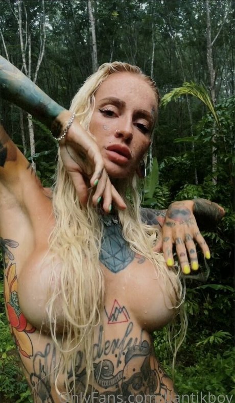 潮吹きティーンOnlyFans アートポルノ 画像