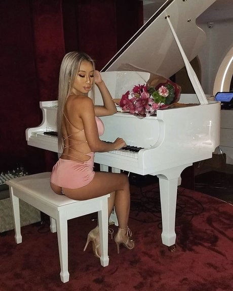 Tiffany Luu 完璧なモデル 写真