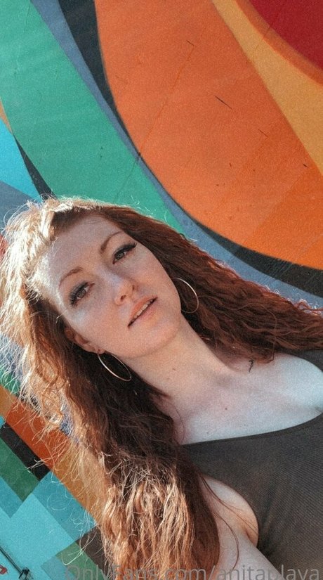 金髪クーガーオンリーファンズ アートヌード 写真