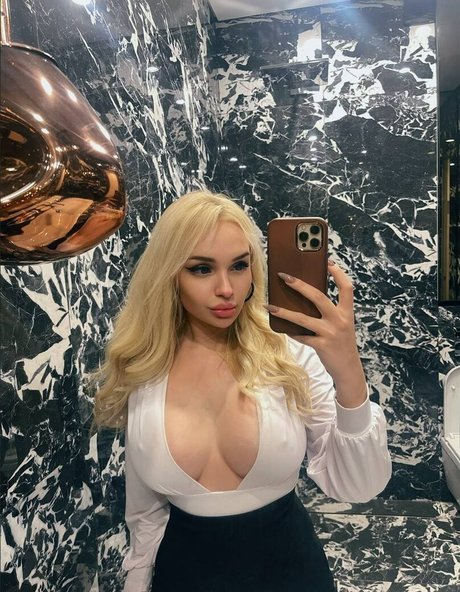 Arina SL アートモデル 写真