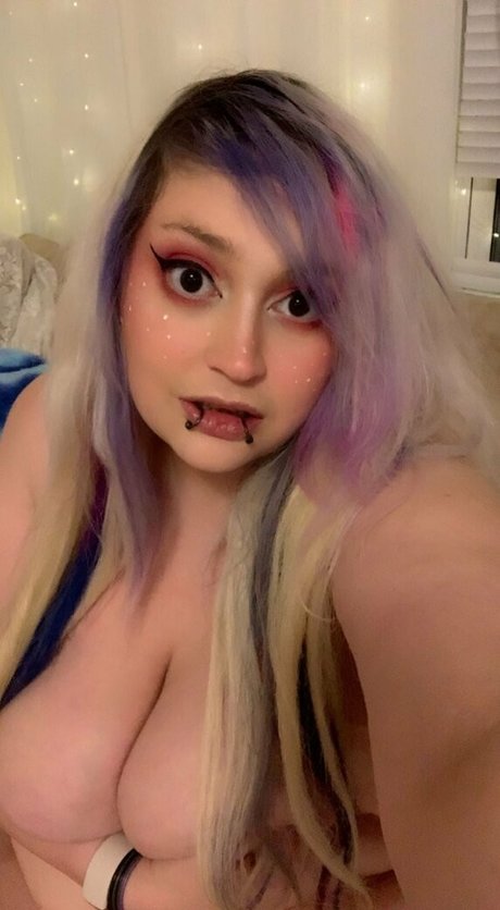 赤毛の太めOnlyFans アート裸 画像