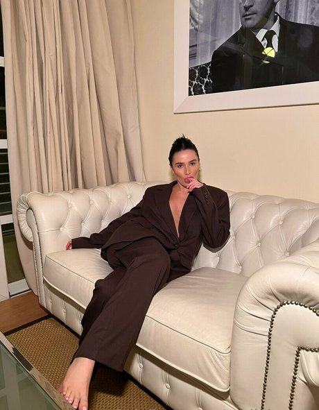 emilykernsx セクシーモデル 画像