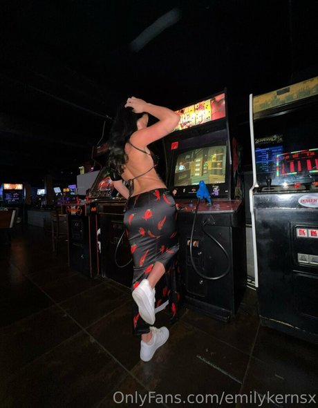 emilykernsx 最高のモデル 写真