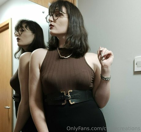 肉厚マンコオンリーファンズ ホット裸 写真