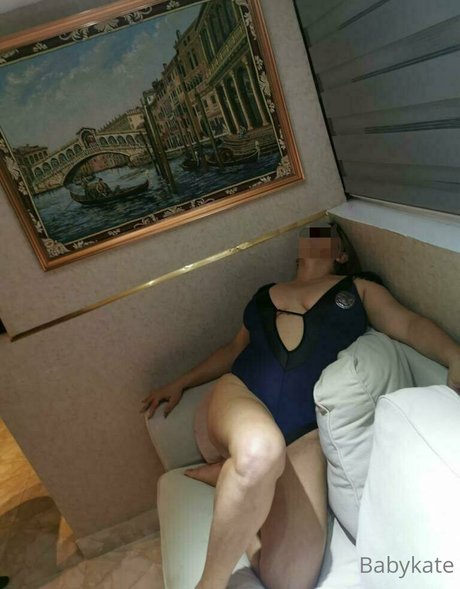 ジンジャートゥインクオンリーファンズ アート裸 写真