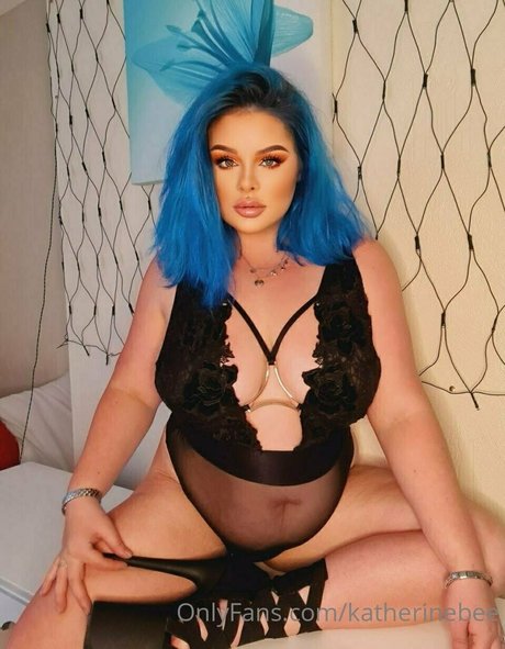 BBW パウグ オンリーファンズ ヌード 画像