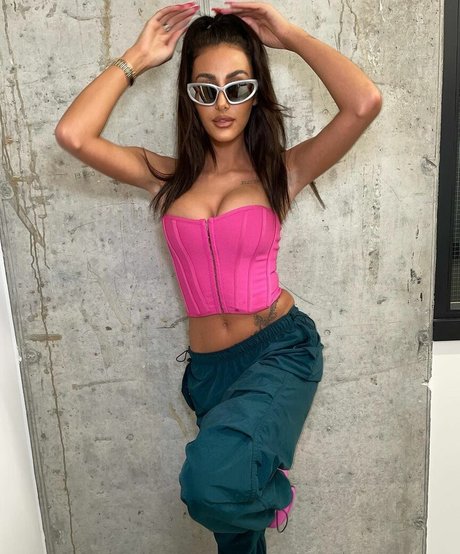 Chloe Veitch ポルノスター ギャラリー