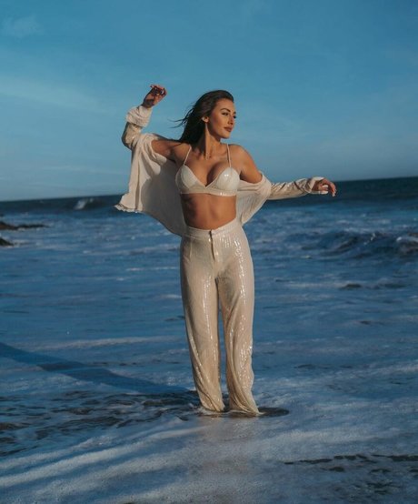 Chloe Veitch かわいいスター 写真