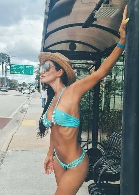 毛深いアジア人オンリーファンズ ホットセクシー 画像