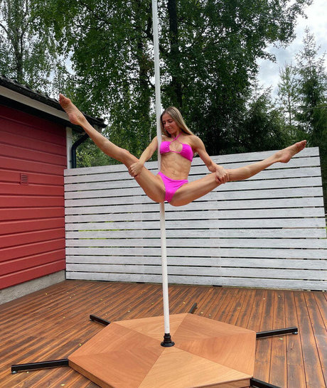 曲線美のランジェリーOnlyFans 限定 ギャラリー