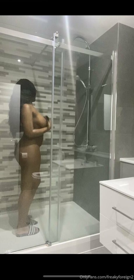 freakyforeign2 スター xxx 写真