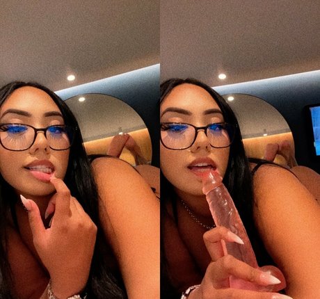 vixxenn8 セックスモデル 写真