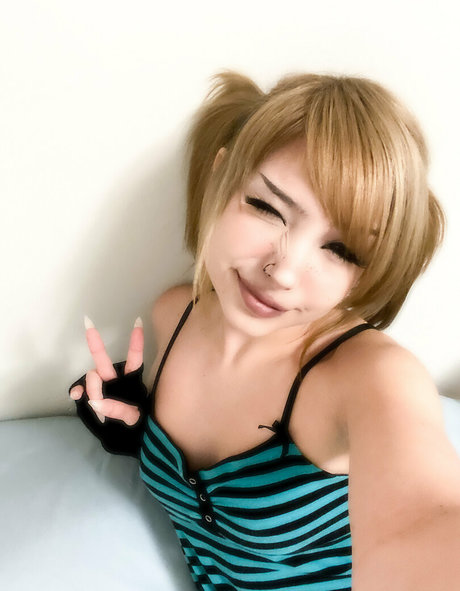 巨乳ブルネットオンリーファンズ セクシーヌード 画像