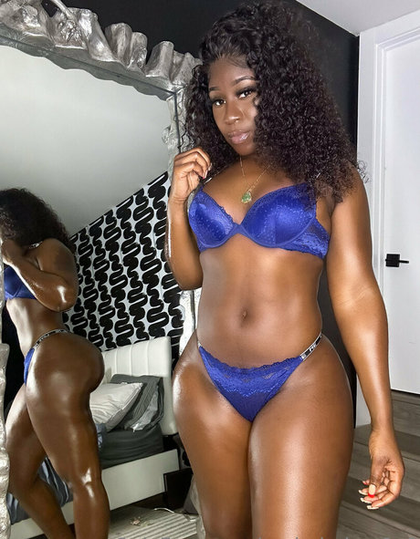 sashababyx0x0 エロティック女優 画像