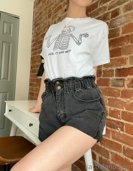 kattinthehatfree 最高のスター 写真