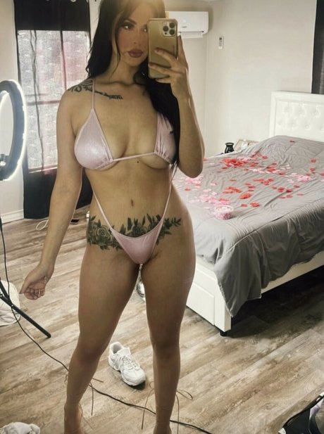 Iluvsiri ポルノスター エロティック 写真