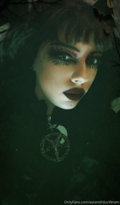 レズビアンの足OnlyFans アートポルノ 画像