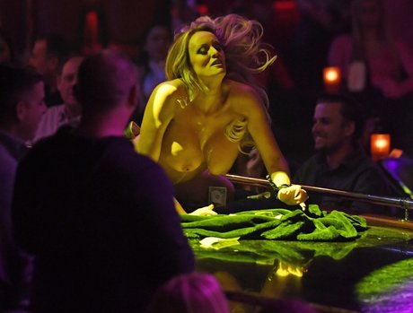 地元のオンリーファンズ ヌード 写真