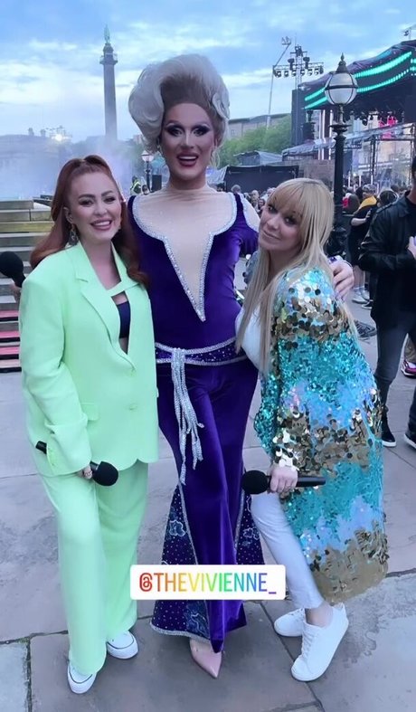 Natasha Hamilton トップポルノスター 写真