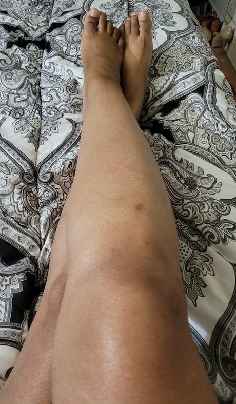 Nickey James 美しいモデル 写真