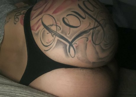 roxikeogh トップポルノスター 画像