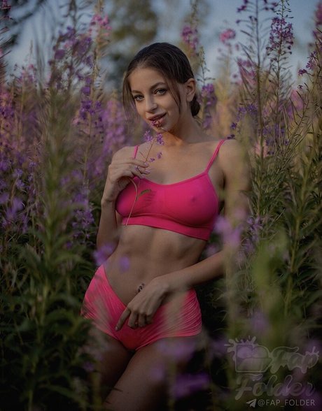 Anna Sazonova HDスター 写真