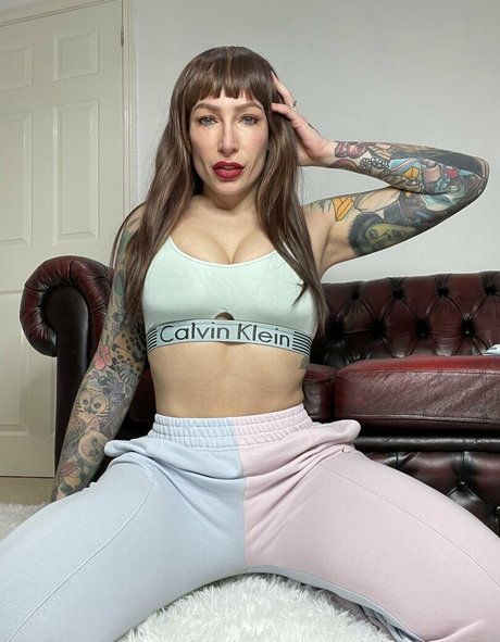 曲線美のクーガーOnlyFans 無料裸 写真