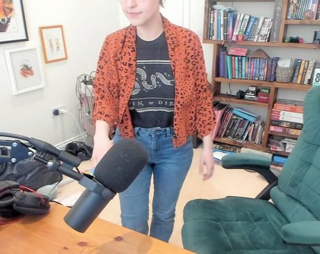 かわいいティーンのオンリーファンズ エロチック 写真