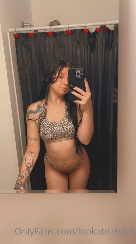 フィットネスインフルエンサーオンリーファンズ 美しいヌード 写真