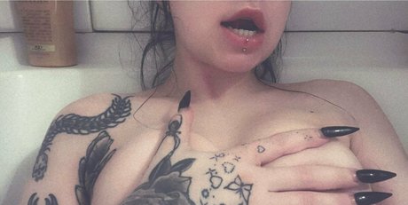 毛深いラテン系オンリーファンズ 無料ヌード 写真