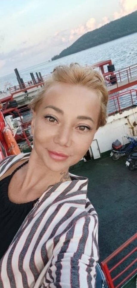 Mommy Di トップポルノスター 画像