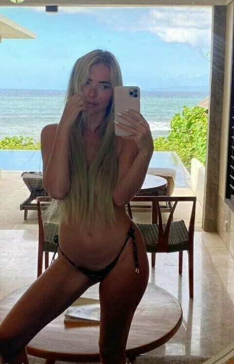 赤毛ティーンオンリーファンズ 美しい裸 写真