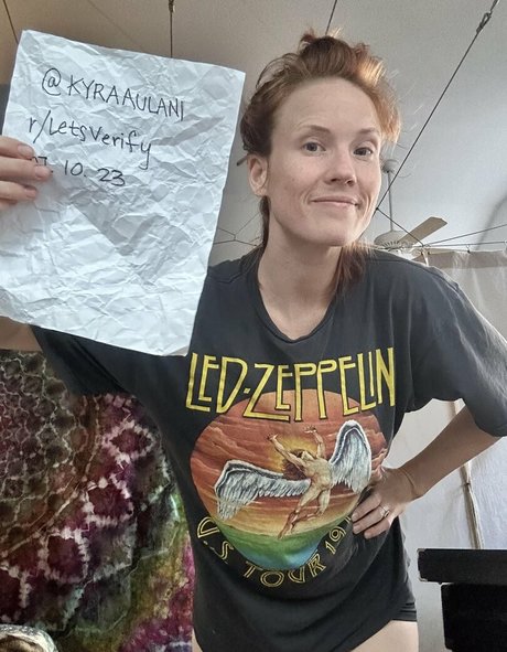 Skyra Fox ポルノスター ホット 写真