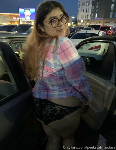 peekscalymedusa 裸のポルノスター 写真